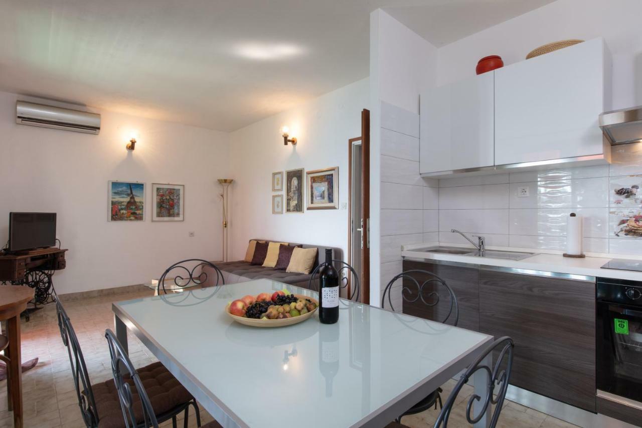 Holiday Home Barbara Trogir Luaran gambar